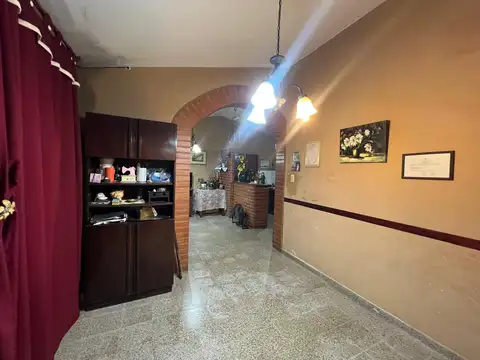 CASA EN ALQUILER 2 DORM. B° LOS ROBLES