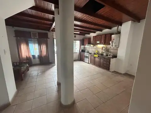 Depto Tipo Casa en Alquiler de 2 dormitorios