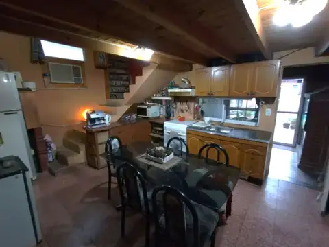 Casa 5 ambientes con 3 baños