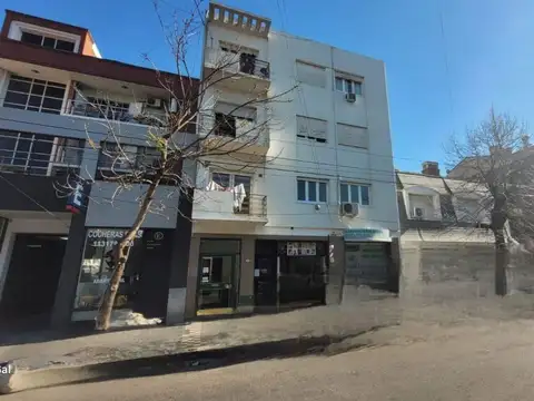 DEPARTAMENTO BANFIELD OESTE 3 AMB/ CONTAFRENTE