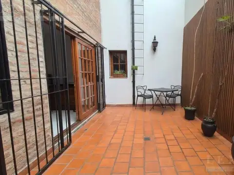 Depto Tipo Casa en Alquiler con 1 cocheras