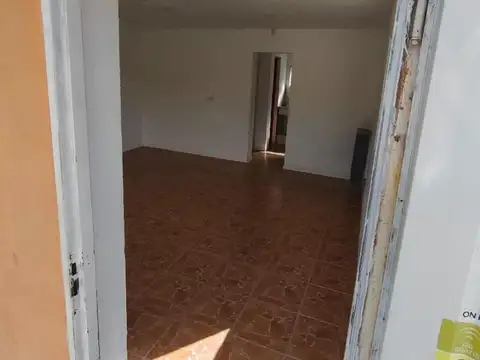 Local en Alquiler en Dina Huapi, $ 800.000