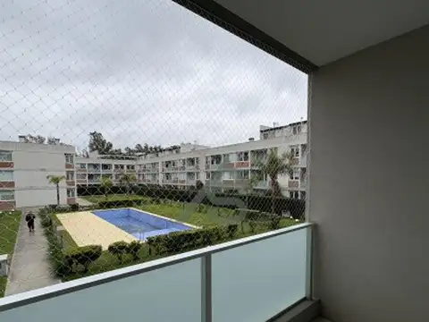 frente a Remeros Plaza , Piso 1