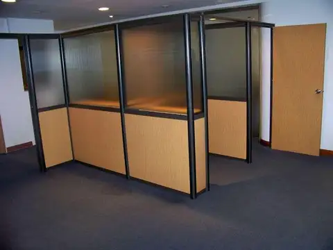 Oficina en Alquiler con 1 cochera