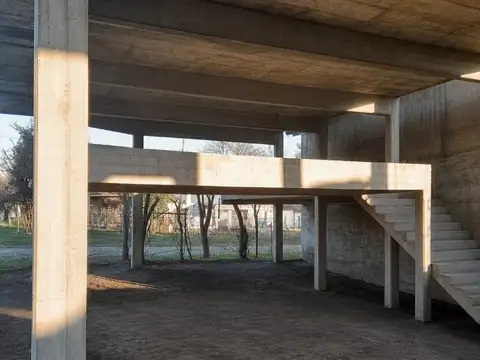 San Martin y Carlos Pellegrini 100