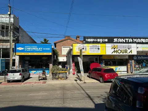 Av. Ricardo Balbin 400