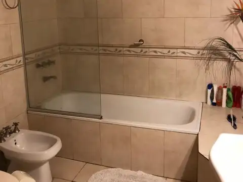 Casa 6 ambientes con 3 baños