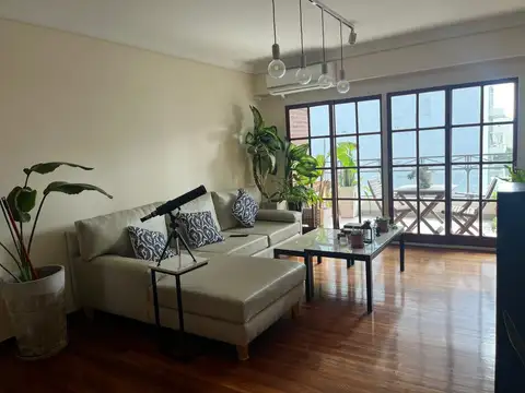 Alq.4 amb contrafrente con gran living. 2 Cocheras cubiertasy lavadero. 3 baños. Reciclado a nuevo!