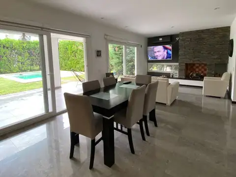 Preciosa casa en alquiler 5 ambientes en Altos de Hudson II