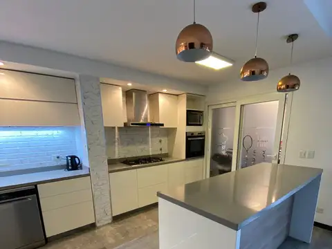 Casa en Alquiler de 4 dormitorios