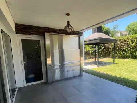 Casa en Alquiler de 4 dormitorios