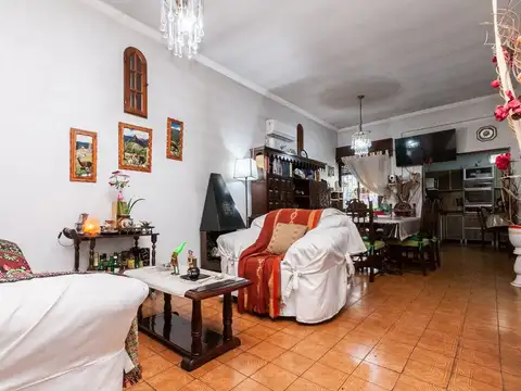 Casa 3 ambientes con 2 baños