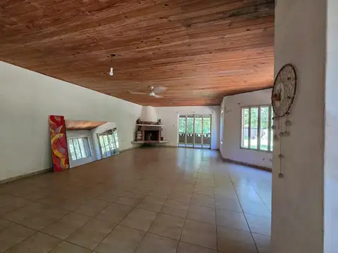 Casa 9 ambientes con 3 baños