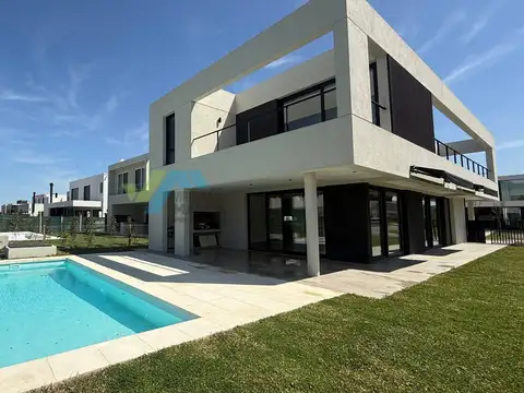 Casa  en Venta en Carpinchos, Nordelta, Tigre