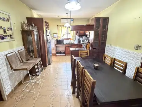 Casa 4 ambientes con 3 baños