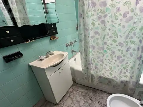 Depto Tipo Casa en Venta 40 años