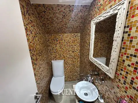 Casa 6 ambientes con 3 baños
