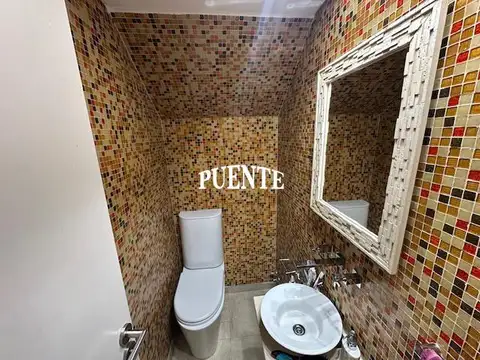 Casa 6 ambientes con 3 baños