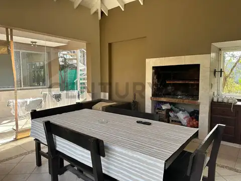 Venta Casa Barrio Talar del Lago I con gran lote y 4 dormitorios