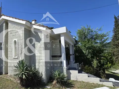 Casa 5 ambientes con 2 baños