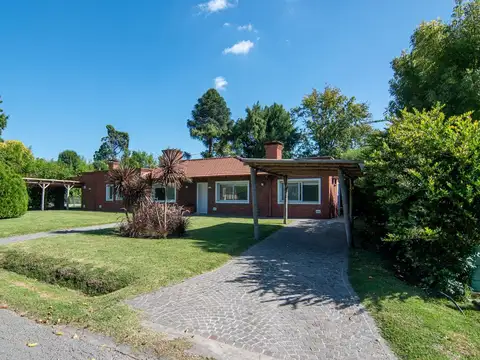 CASA en venta 5 amb + dep en LOS CARDALES C CLUB