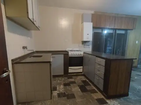 Casa en Alquiler en Refinerias, $ 1.300.000