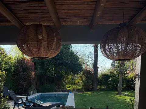 Casa en Alquiler Temporal en Los Berros, USD 6.300