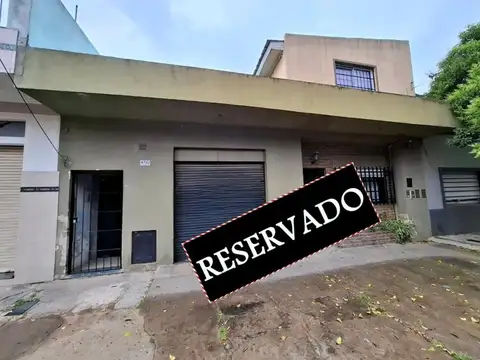 VENTA PARA DOS FAMILIAS Y LOCAL 10 X 31 LINDA UBICACION