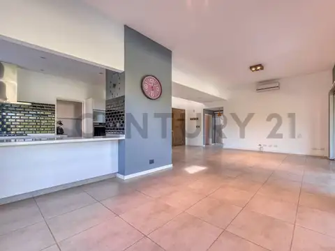 Casa en Venta con 4 cocheras