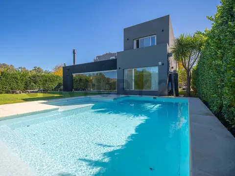 CASA VENTA 6AMB CON PILETA MANZANARES CHICO