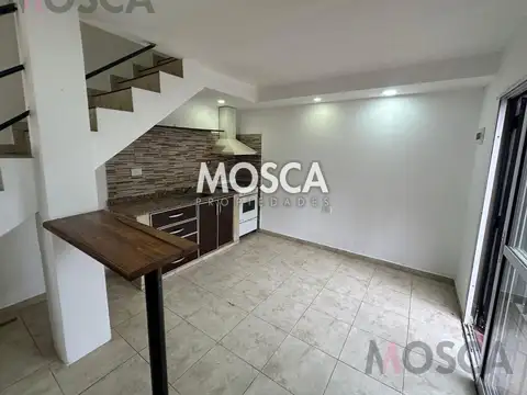 Depto Tipo Casa 2 ambientes con 1 baño