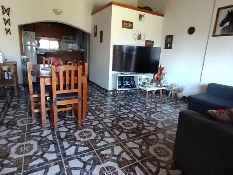 Casa 3 ambientes con 1 baño