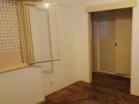 Colombres 100, Piso 1