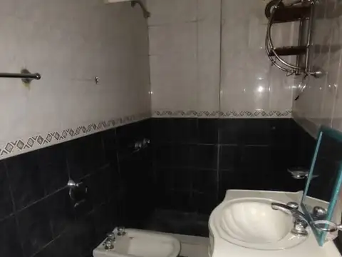 Local en Alquiler en Adrogue, $ 850.000
