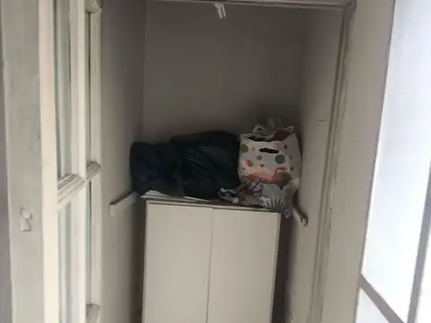 Casa 7 ambientes con 2 baños