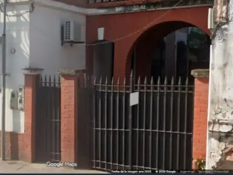 ALQUILER CASA EN BARRIO SUR CON COCHERA Y FONDO