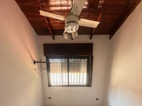 Departamento 8 ambientes con 2 baños