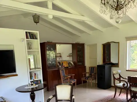 Se vende casa nueva frente al Golf de La Cumbre
