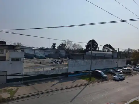 Excelente Predio Industrial - Avda. Belgrano , Don Torcuato, a metros de Panamericana km.26