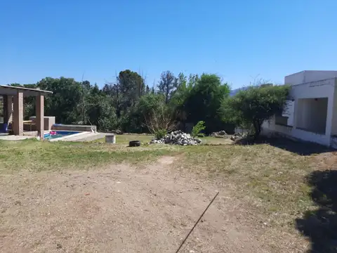 Casa 2 ambientes con 2 baños