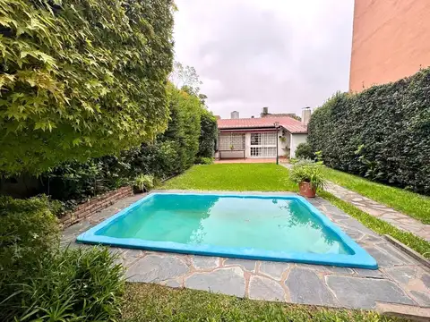 Casa en Venta con 3 cocheras