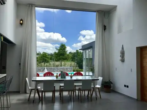 Casa en Venta en Countries y Barrios Cerrados en Pilar, USD 420.000