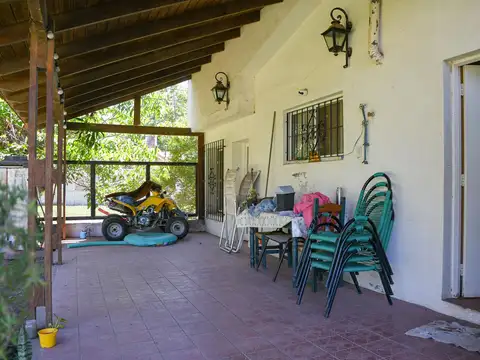 Casa en Venta sobre Colectora 2 dormitorios pileta y 1033m2 de terreno