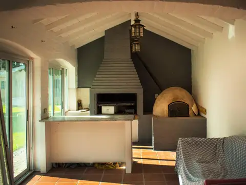 Casa 5 ambientes con 3 baños