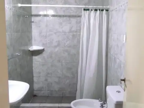 P.H.  interno 2 ambientes con patio.  aire acondicionado