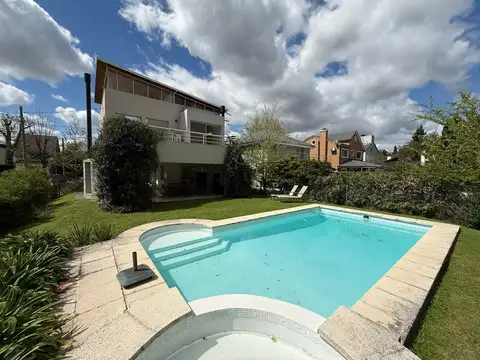 Casa en Alquiler Temporal en Náutico Escobar, USD 4.500