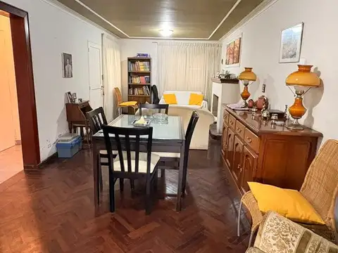 Casa 5 ambientes con 1 baño