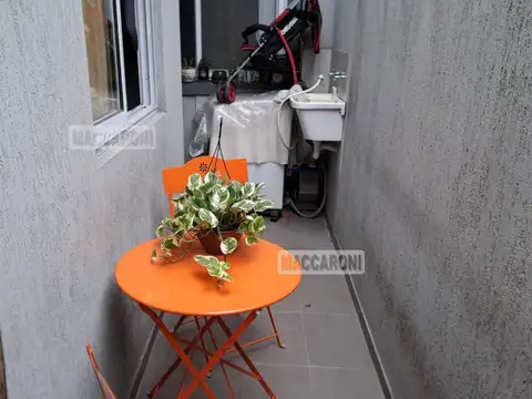 Depto Tipo Casa 4 ambientes con 2 baños