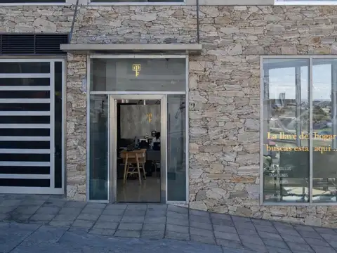 Local Comercial en Venta Punta Mogotes | Esquina Estratégica | 45 m² | Alta Exposición