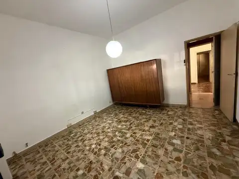 PH CON GARAJE A UNA CUADRA DE MITRE 